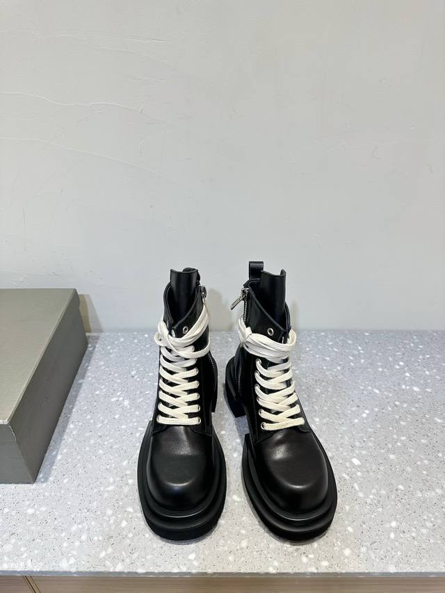 Rickowens X Dr.Martens联名款 24新款 绑带厚底 增高 马丁靴 短靴 长靴 系列 全黑look是真的又帅又高级 这双 Rick Owens